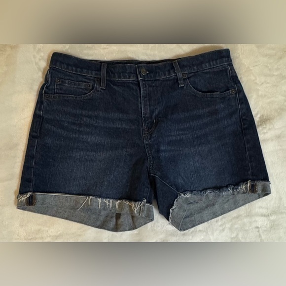 GAP Pants - EUC Gap Denim Shorts (32)